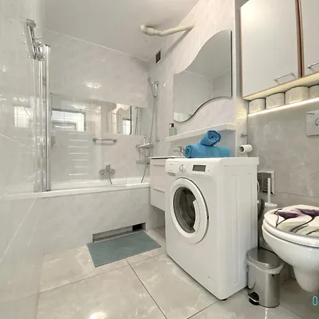 Stary Pow 3b111 Apartment *